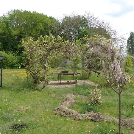 Homestay Primavera Noisy-sur-Ecole